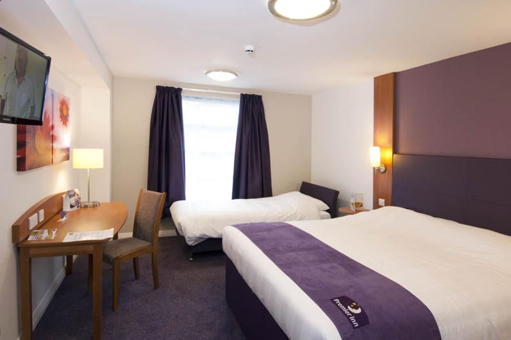 Premier Inn Ashford Central Room photo