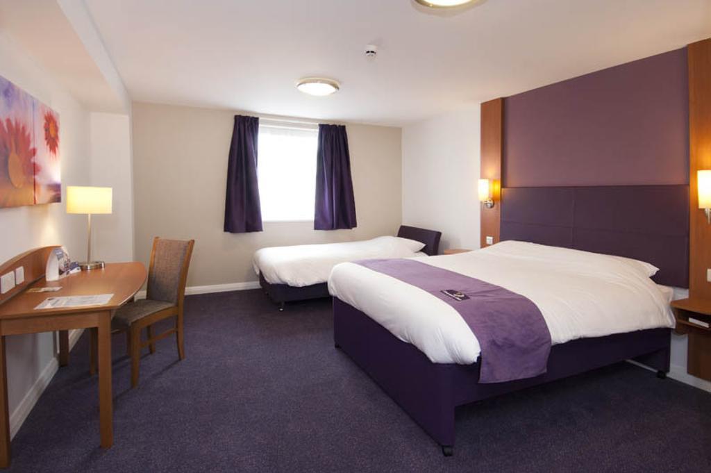 Premier Inn Ashford Central Room photo